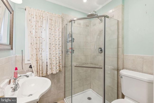 821 6 Th Ave, Home with 3 bedrooms, 3 bathrooms and null parking in FOLSOM PA | Image 32