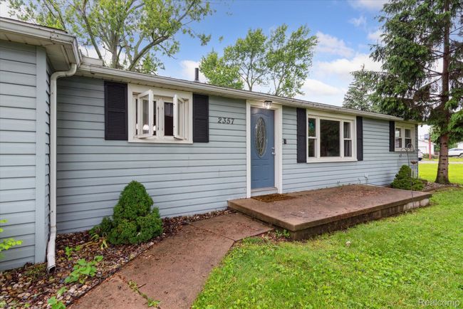 09-Front Porch.jpg | Image 7