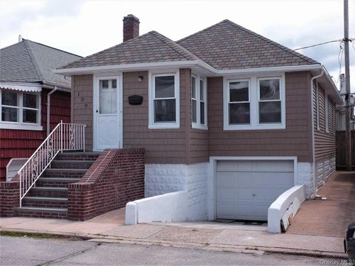 house-100 Georgia Ave, Long Beach, NY, 11561-1237 | Card Image