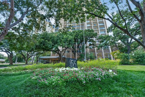17b-3525 Turtle Creek Blvd, Dallas, TX, 75219-5518 | Card Image