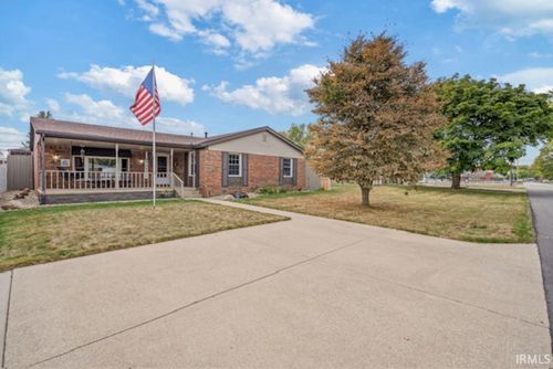 325 E College St, Russiaville, IN, 46979-9189 | Card Image