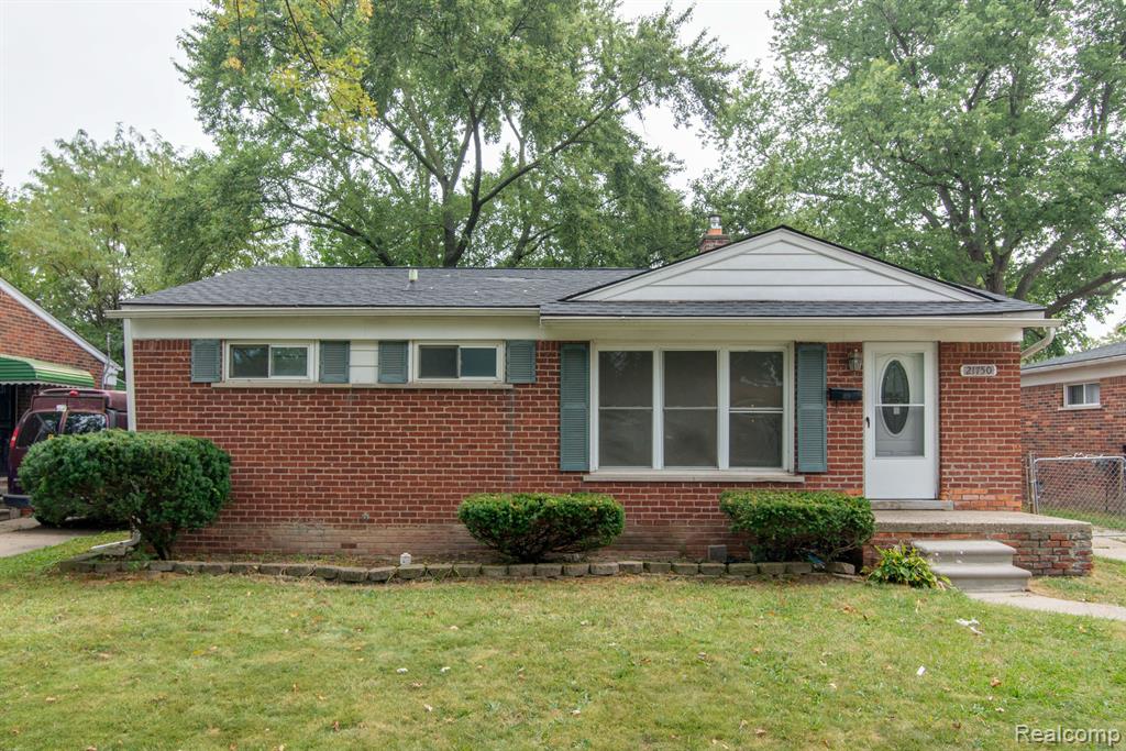 Logue Ave, Warren, MI 48091