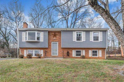 1025 Grove Ln, Roanoke, VA, 24012-1005 | Card Image
