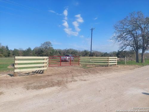 000 Cr 401, Waelder, TX, 78959 | Card Image