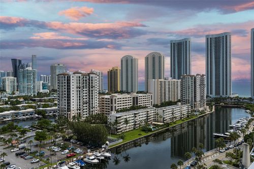 apt-1727-500 Bayview Dr, Sunny Isles Beach, FL, 33160-4779 | Card Image