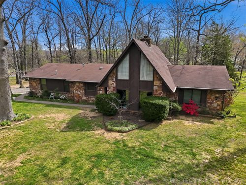 1022 W Young Ave, Stilwell, OK, 74960-4705 | Card Image