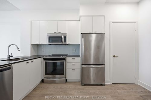 1501-30 Roehampton Ave, Toronto, ON, M4P0B9 | Card Image