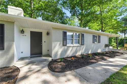 104 W Rexford Dr, Newport News, VA, 23608-1420 | Card Image