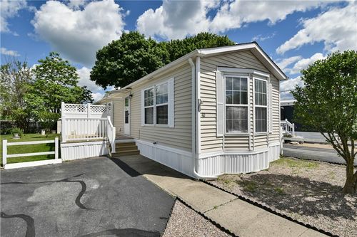 40 Lowell Ave, Pawtucket, RI, 02861-4307 | Card Image
