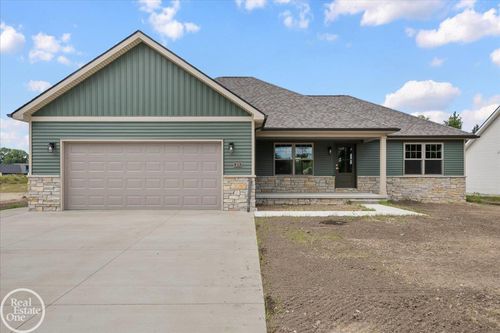 211 N Carney Dr, Saint Clair, MI, 48079 | Card Image