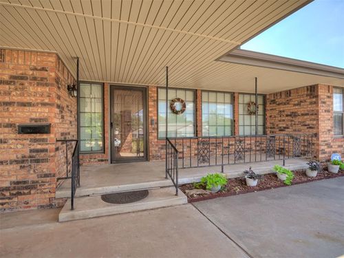 2501 Southlawn Drive, El Reno, OK, 73036 | Card Image
