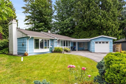 900 Glenora Ave, North Vancouver, BC, V7R1M3 | Card Image