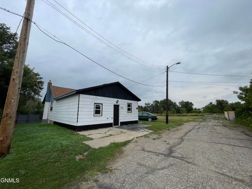 114 4 Avenue W, Zap, ND, 58580 | Card Image