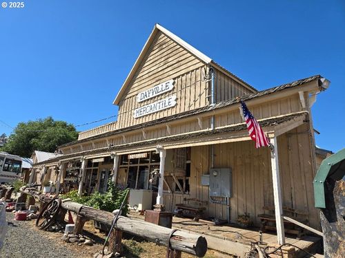 207 W Franklin Ave, Dayville, OR, 97825-6506 | Card Image