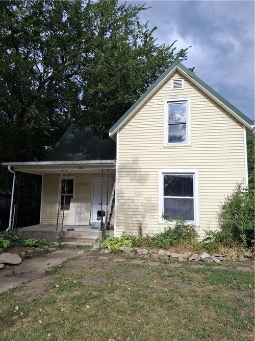 608 N Cedar St, Ottawa, KS, 66067-1802 | Card Image