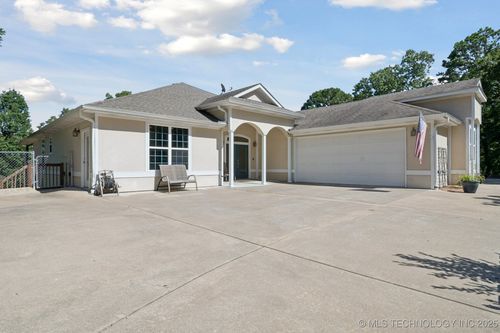 183 Bandsaw Cir, Kansas, OK, 74347-4001 | Card Image