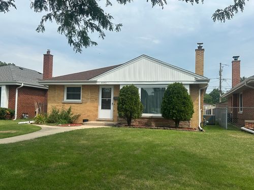 5452 Brummel St, Skokie, IL, 60077-2734 | Card Image