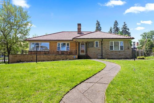 9903 Edgewater Dr, Cleveland, OH, 44102-6116 | Card Image