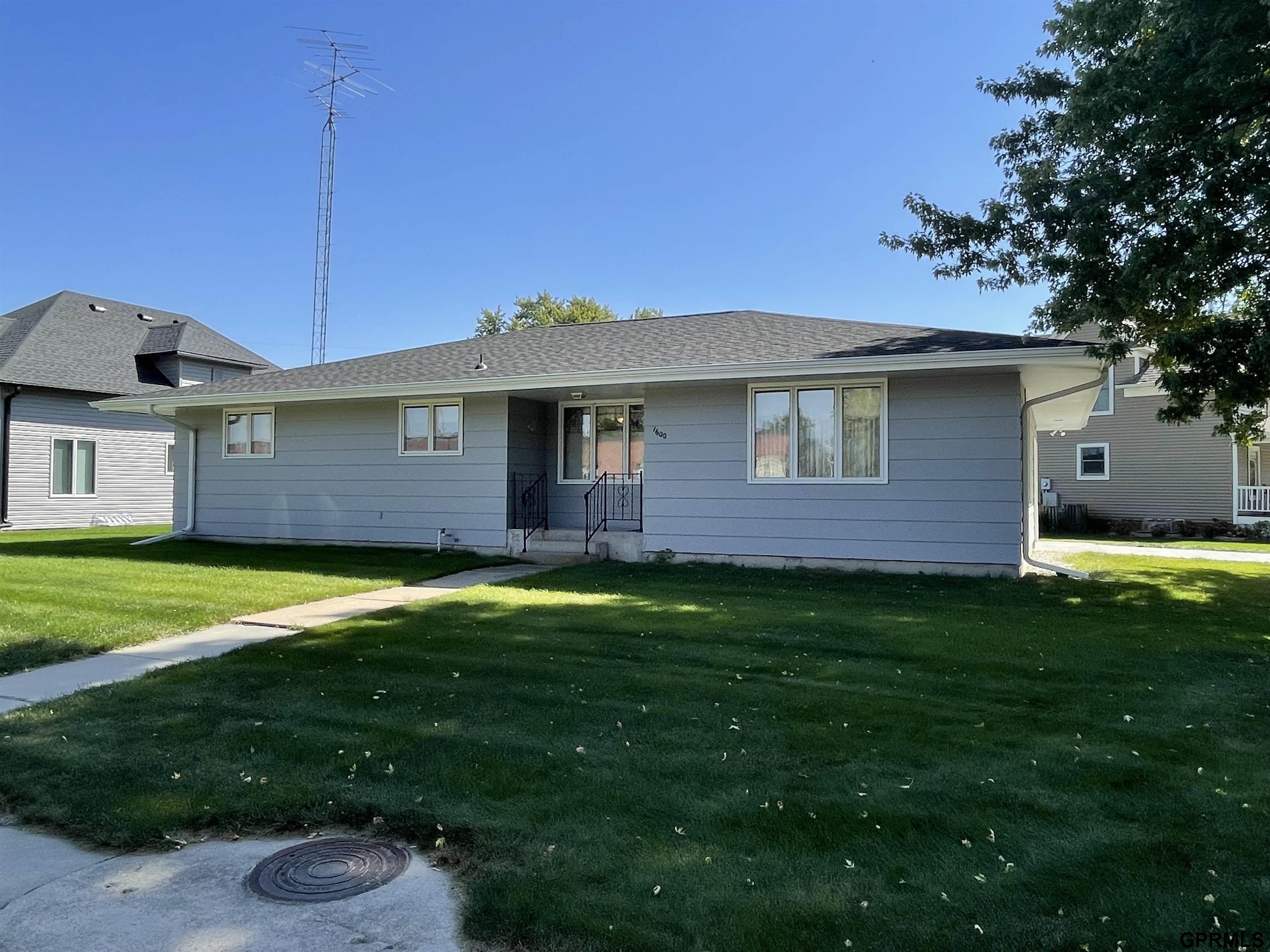 Front St, Henderson, NE 68371