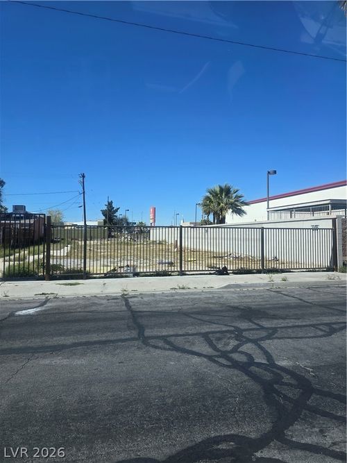 1903 Roosevelt St, North Las Vegas, NV, 89030-6921 | Card Image