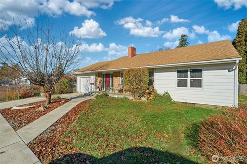 310 W 5th St, Waitsburg, WA, 99361-8805 | Card Image