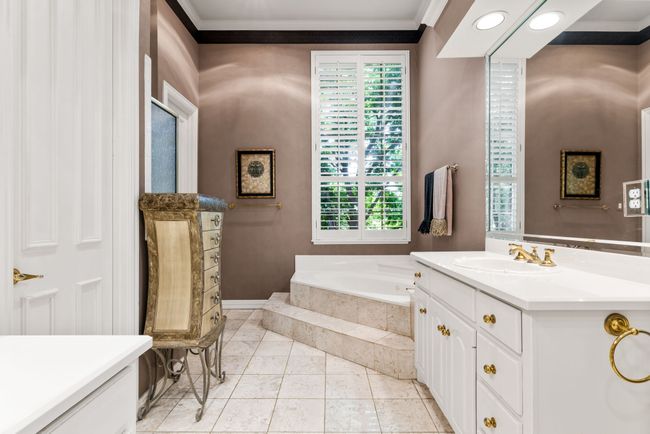 5613 Shady Elm Cir, House other with 4 bedrooms, 4 bathrooms and null parking in Plano TX | Image 23