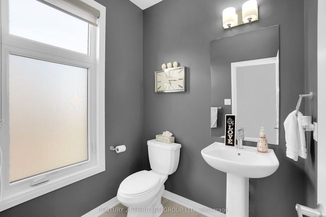 2 Hughes Lane, Condo with 4 bedrooms, 3 bathrooms and 1 parking in Tottenham ON | Image 11