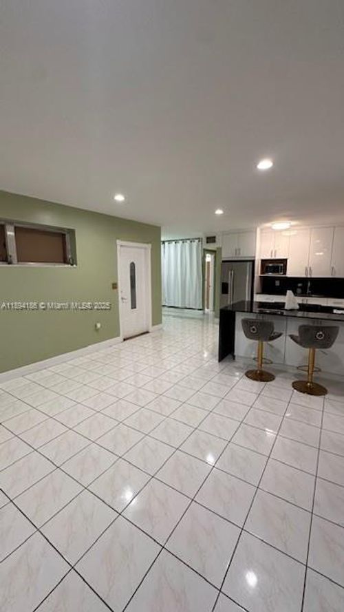 110 Nw 198th St, Miami, FL, 33169-3354 | Card Image