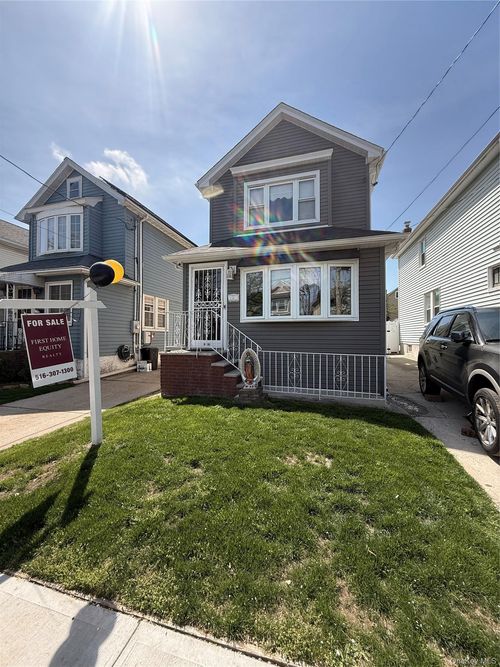 94-46 226th St, Floral Park, NY, 11001-3803 | Card Image