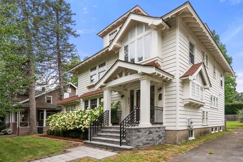 855 Commonwealth Ave, Newton, MA, 02459 | Card Image