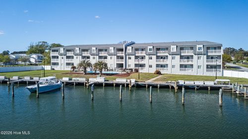 303-118 Lake Ave, Morehead City, NC, 28557-2775 | Card Image