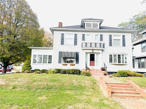 804 E Washington St, Hoopeston, IL, 60942-1664 | Card Image