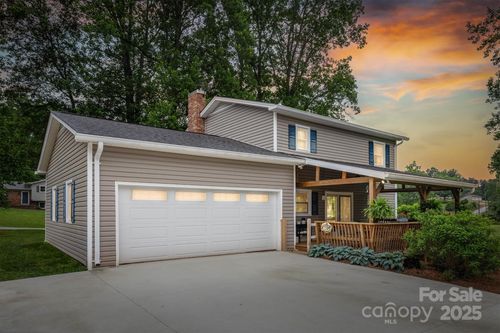206 Hudson Cajah Mountain Rd, Hudson, NC, 28638-2774 | Card Image
