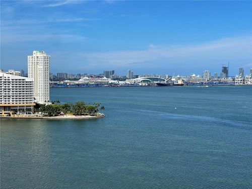 2010-1300 Brickell Bay Dr, Miami, FL, 33131-3380 | Card Image