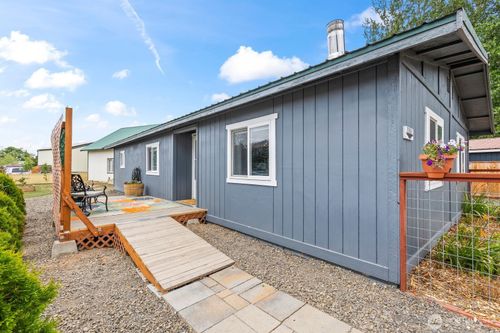 1111 Jennie Cir, Kittitas, WA, 98926-9397 | Card Image