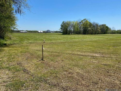 1096 Wilkinson Ln, Port Allen, LA, 70767-4684 | Card Image