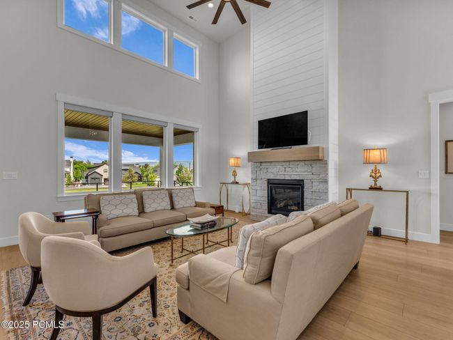 569 W Cascade Meadows Loop, Home with 6 bedrooms, 4 bathrooms and null parking in Midway UT | Image 12