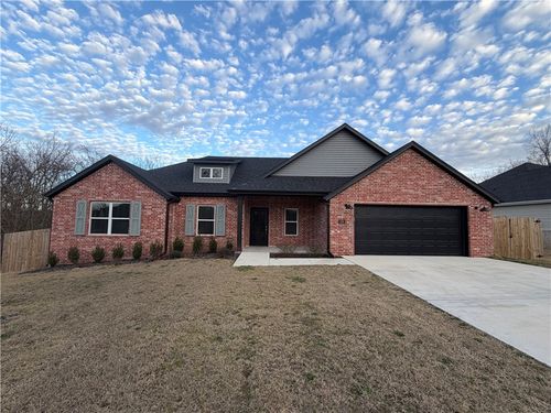 18 Olmsted Cir, Bella Vista, AR, 72715-9701 | Card Image