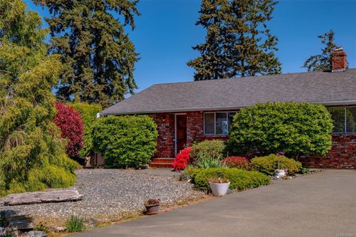 4301 Eva Rd, Bowser, BC, V0R1G0 | Card Image