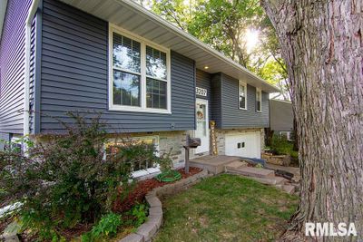 3207 S Hampton Drive, House other with 3 bedrooms, 1 bathrooms and null parking in Bettendorf IA | Image 2