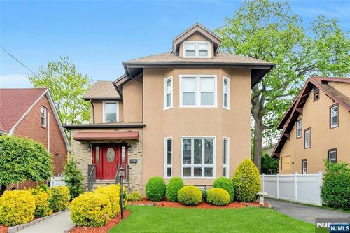 1130 Edgewood Ln, Fort Lee, NJ, 07024-4230 | Card Image
