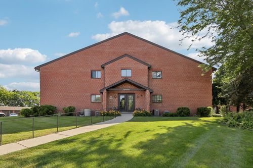 703-N58W23833 Hastings Court, Sussex, WI, 53089 | Card Image