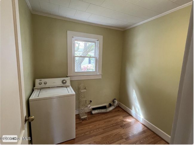Laundry with 1/2 Bath | Image 14