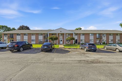 101-685 E Fullerton Ave, Glendale Heights, IL, 60139-2560 | Card Image