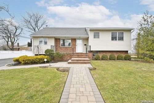 6 Patricia St, Plainview, NY, 11803-3721 | Card Image