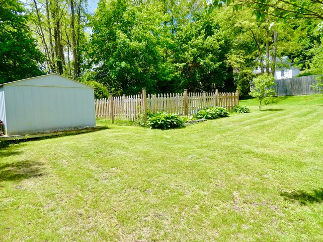 409 N Main St, Home with 5 bedrooms, 2 bathrooms and null parking in Winsted CT | Image 22