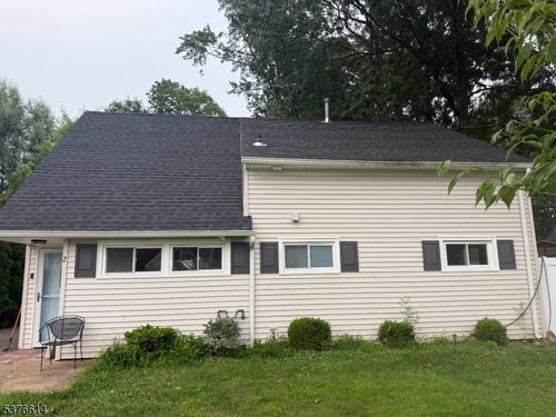 2 Gold St, Green Brook, NJ, 08812-2510 | Card Image