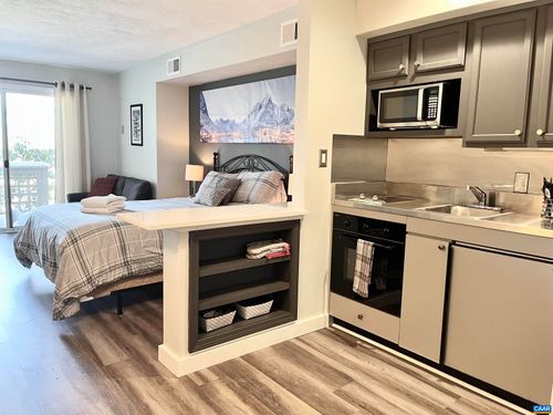 2052 Stone Rdg, WINTERGREEN RESORT, VA, 22967-8239 | Card Image