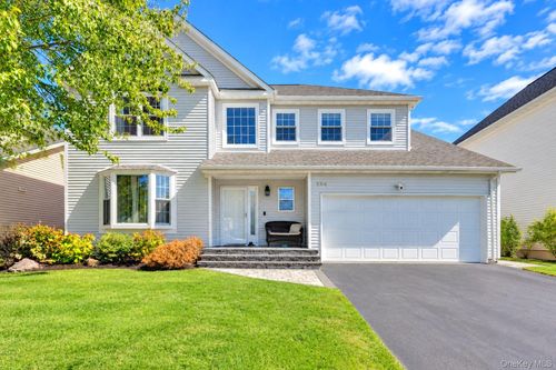 184 Cranberry Ct, Melville, NY, 11747-8702 | Card Image