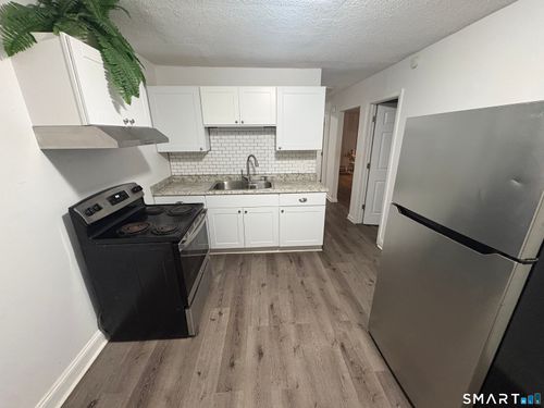 apt-b-20 Shagbark Rd, Waterbury, CT, 06704-1104 | Card Image